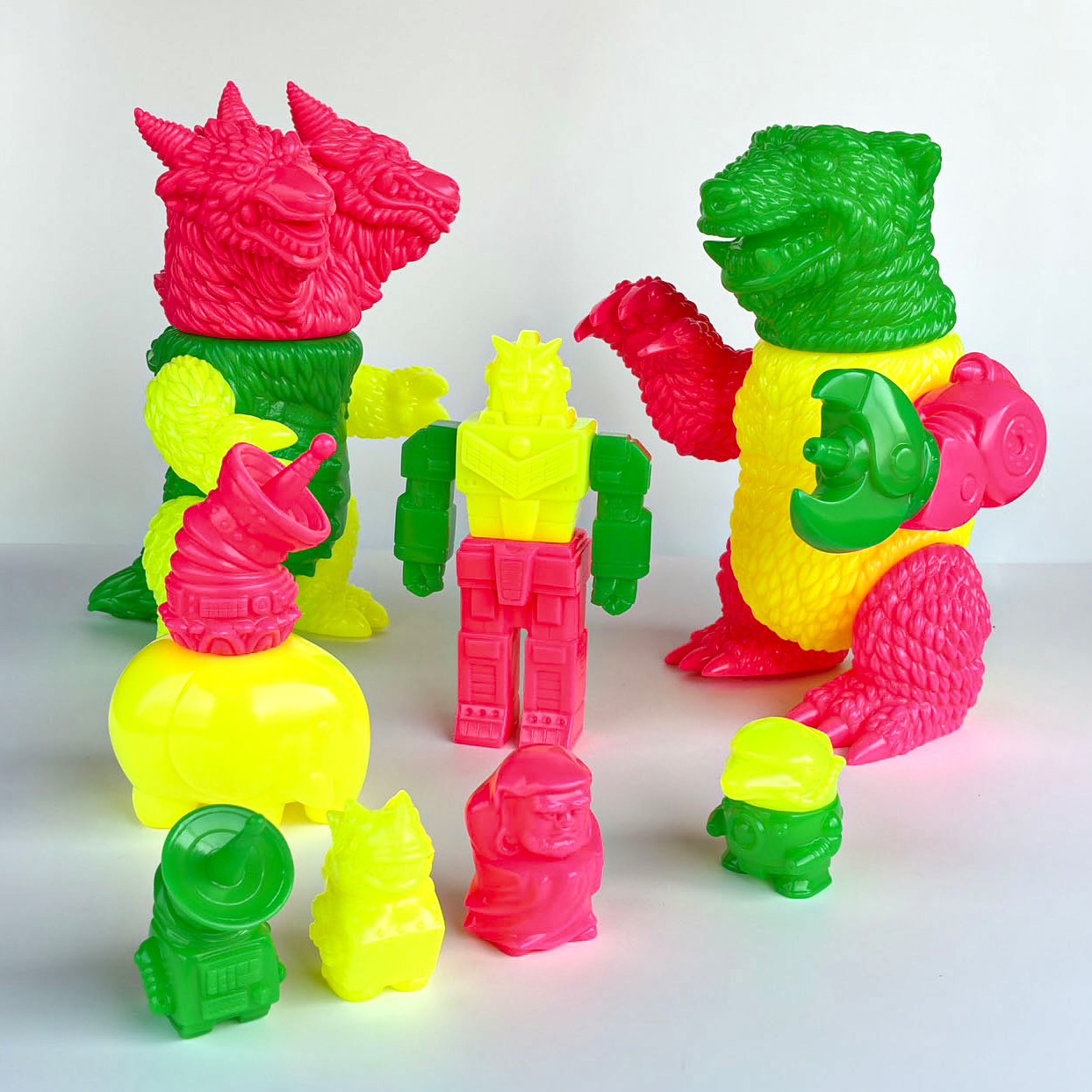 [Lottery Application] Shirokuma-ya Sofubi Fluorescent Set ①
